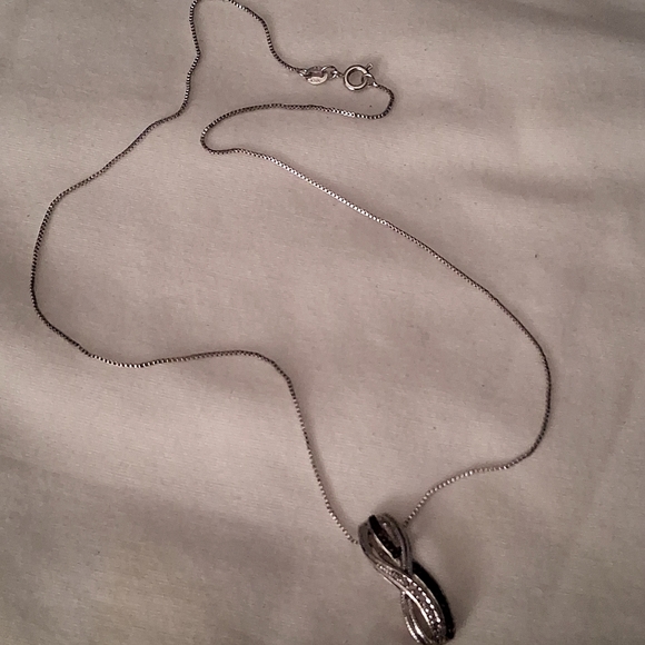 Necklace - Picture 1 of 2